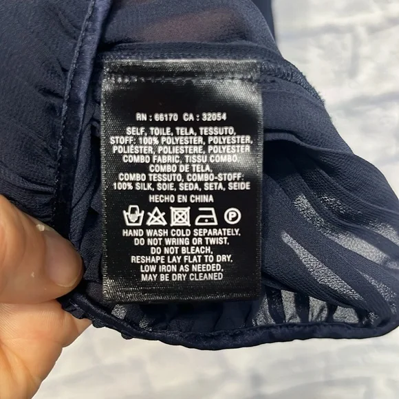 Anthropology Lief Notes Navy Chiffon Pleated Sleeveless Top - Picture 10 of 10